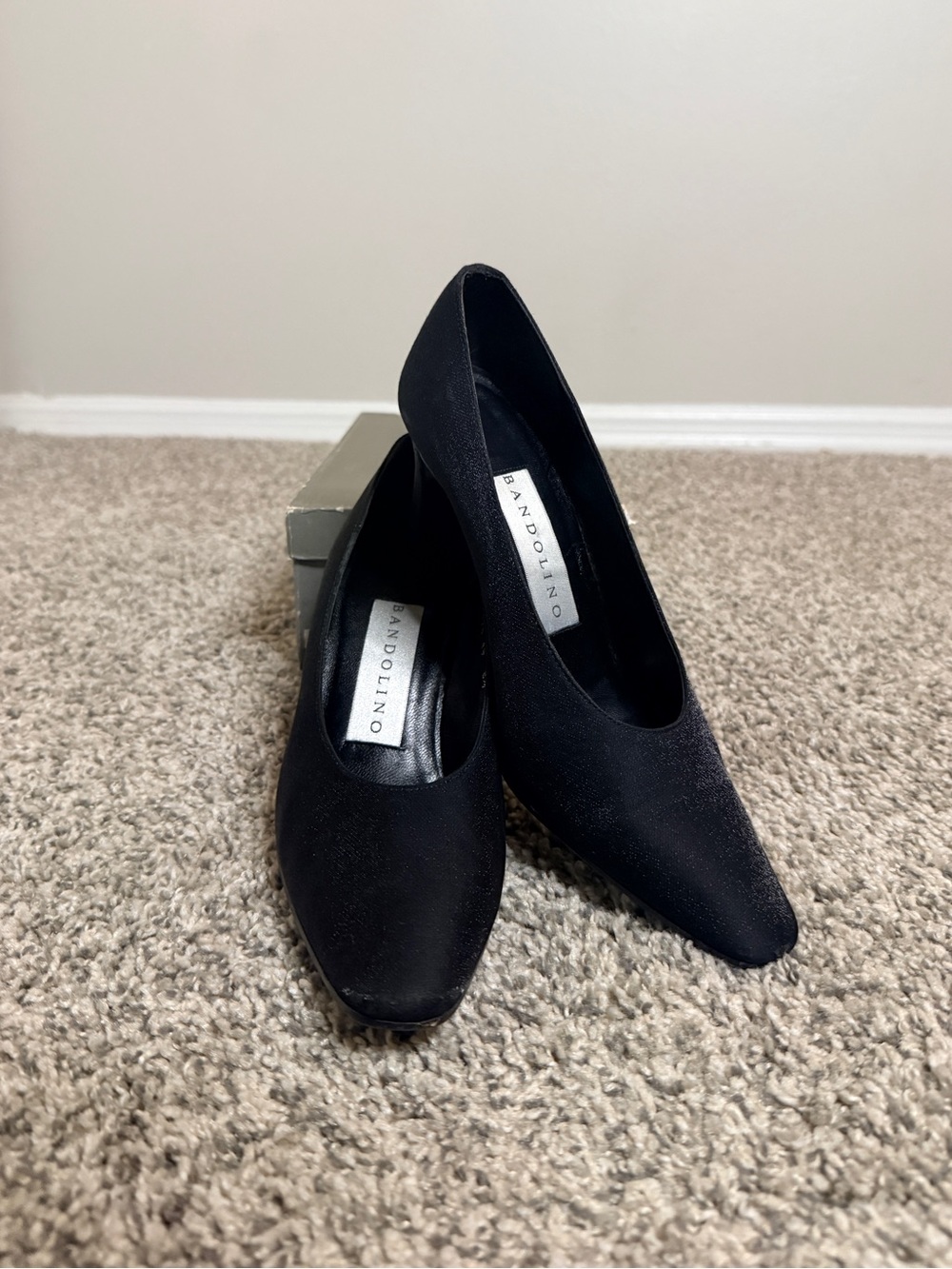 VINTAGE Bandolino Black Pointed Toe Pumps